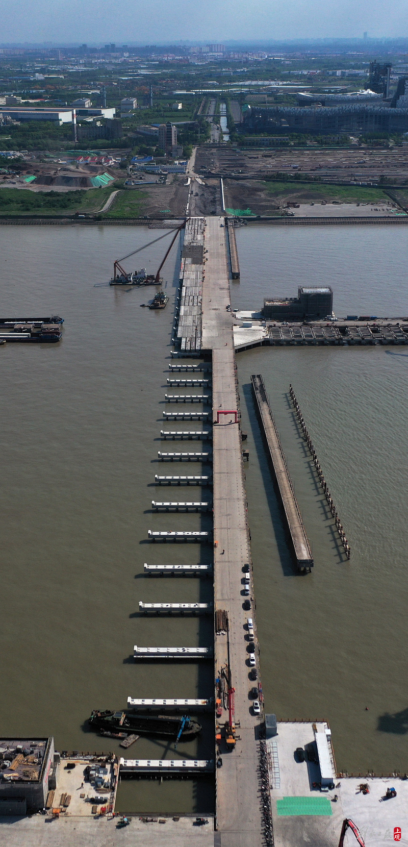 上海港罗泾港区集装箱码头改造一期工程直装码头顺利通车