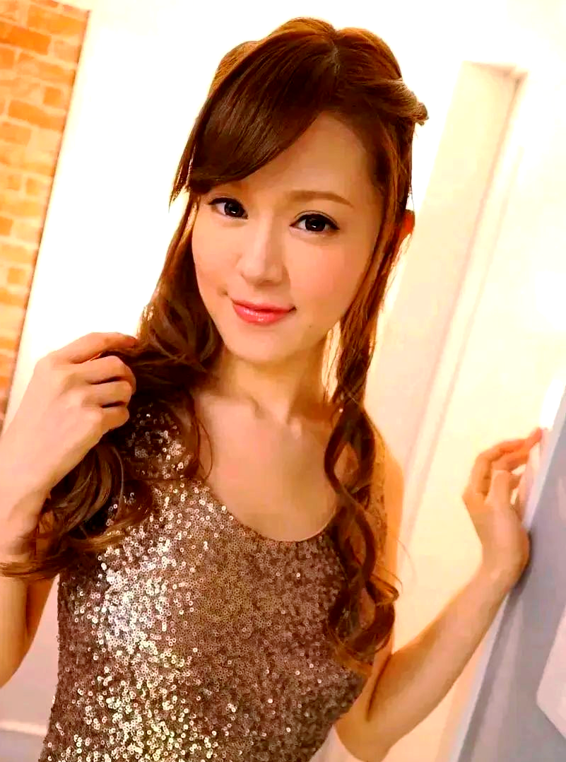 白咲莉乃:日本网络世界的新星