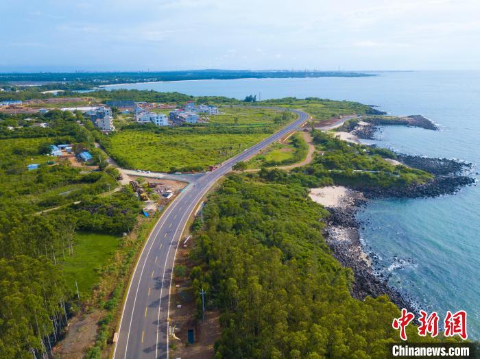 海南环岛旅游公路主线路基段建设完成,全线超一半路段可看海