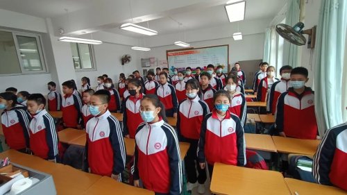 沈阳市杏坛中学开学第一课,用智慧与汗水开启新学期新篇章!