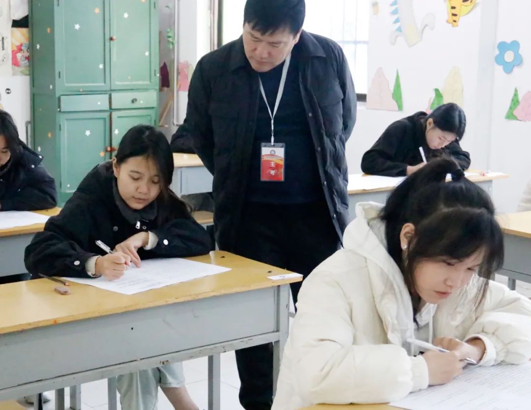 以考促学|陕西华山技师学院高考升学部举行期中考试