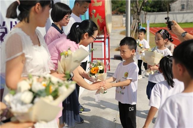 水头二小老师图片