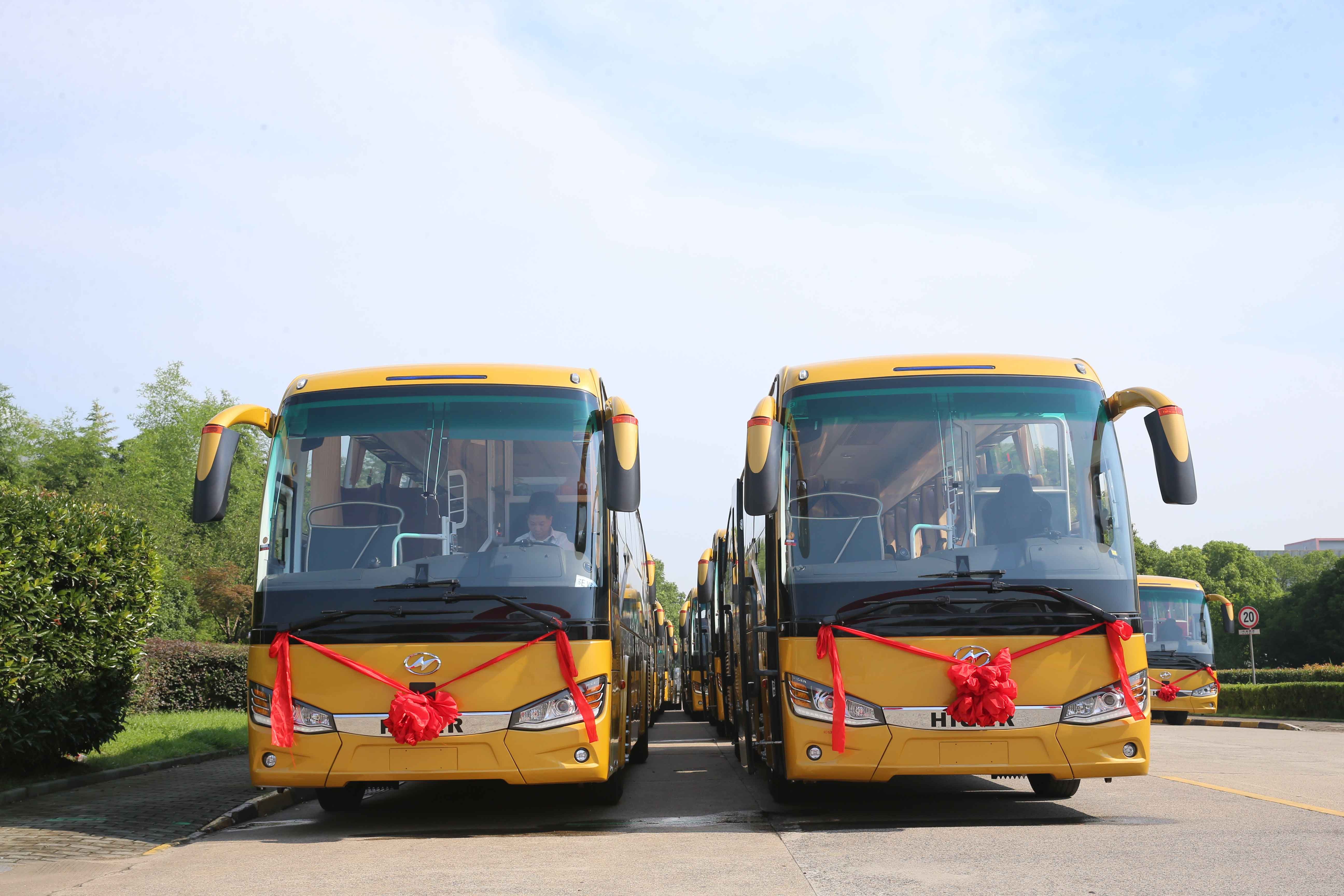 打响中腾旅运品牌!批量苏州金龙高端大巴奔赴秀美湘土