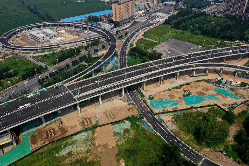 济南新黄河大桥北端引桥造型优美,俯瞰犹如一只蝴蝶