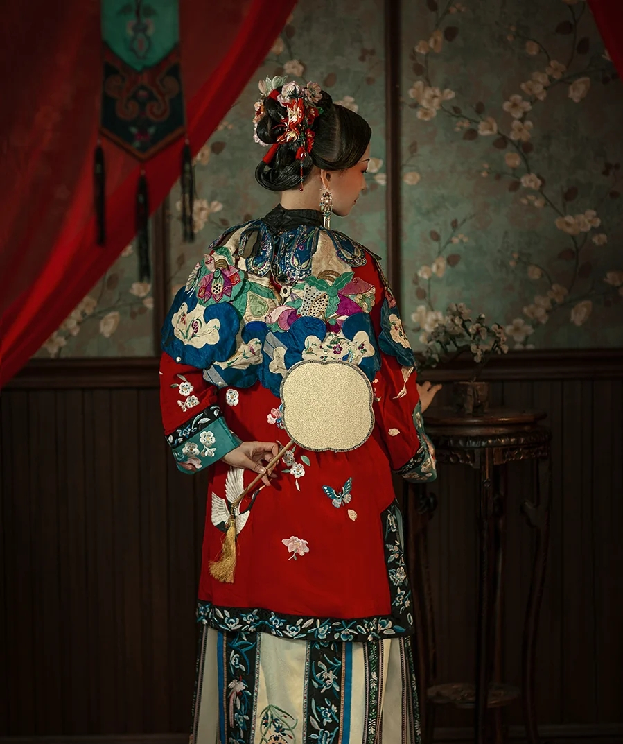 这种"服装"圈内人不屑,圈外人却喜爱有加,清汉女也是一种美!