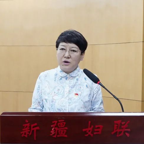 丁华萍  自治区妇联机关纪委副书记作为一名纪检干部,通过党史学习