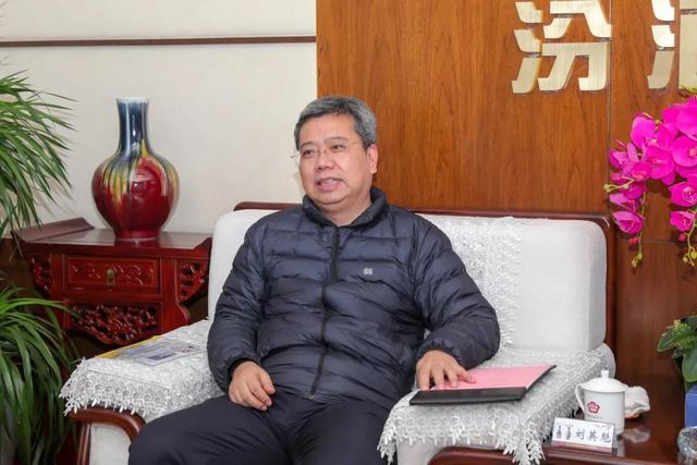 袁清茂与刘英魁一行座谈