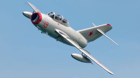 第一代喷气式战斗机米格-15空中美图