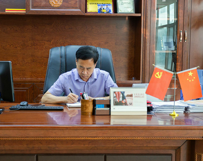 黄保东:打破韩国在塑料制品上的垄断