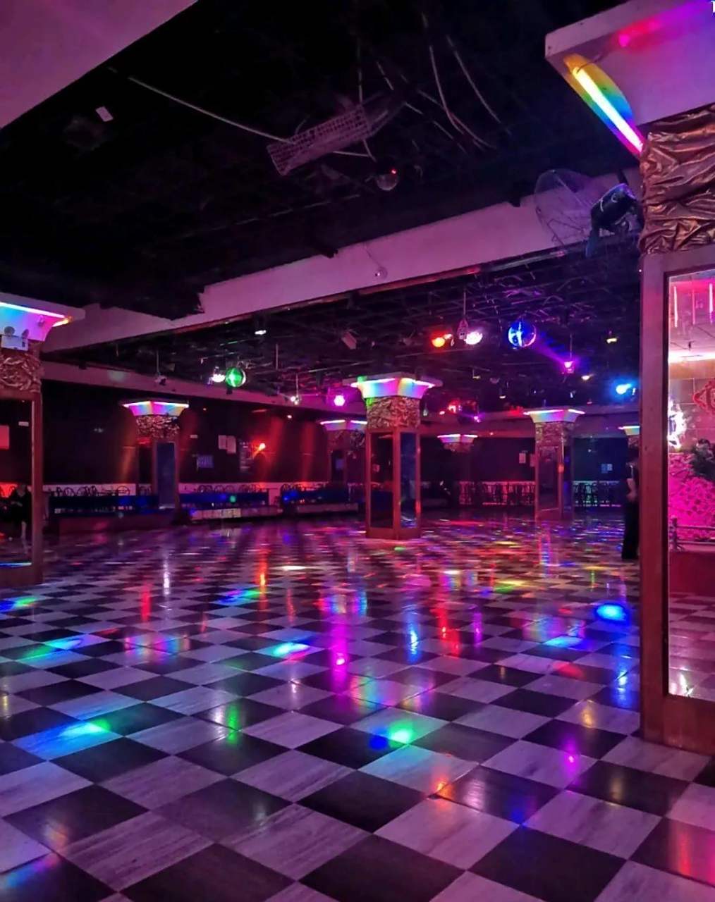 现在为什么舞厅陪舞女多呢 舞厅陪舞女特别多的原因有很多,其中一些