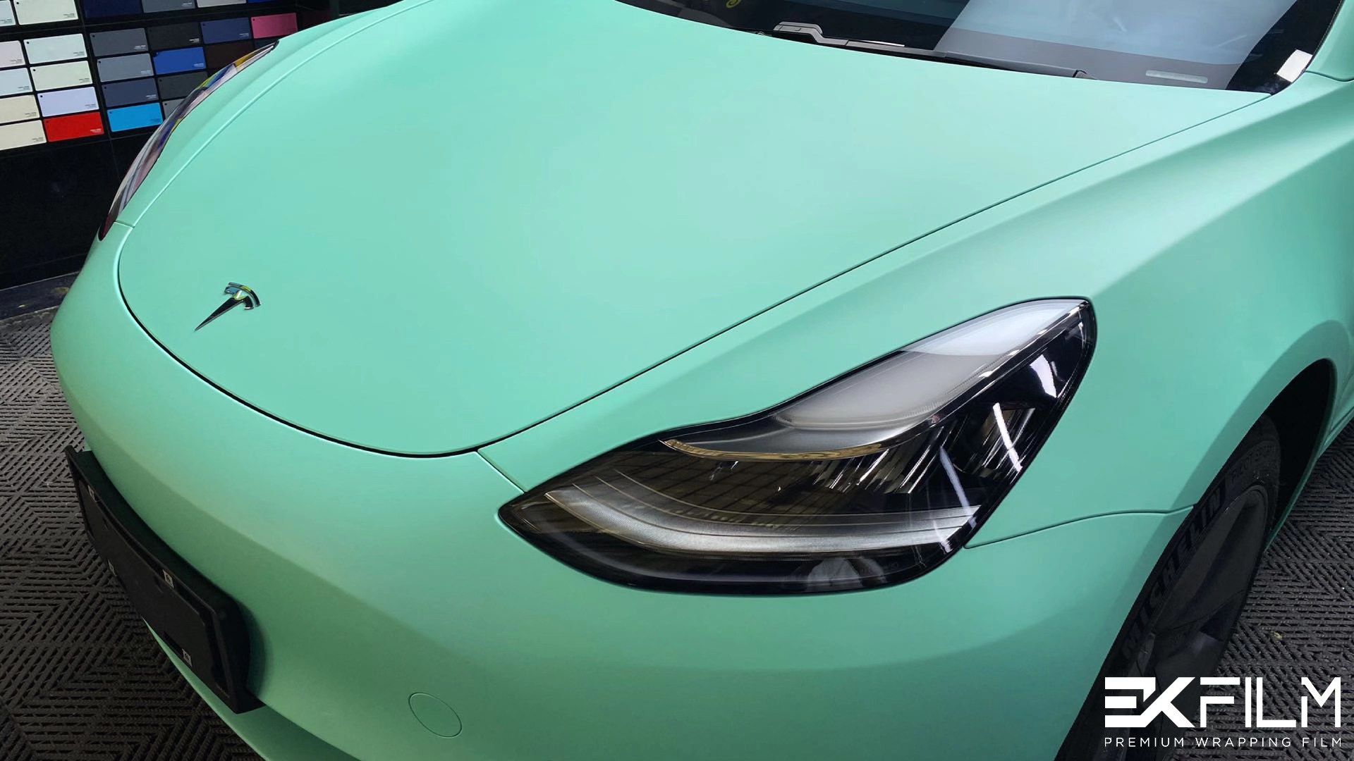 特斯拉model3汽车贴膜ek改色膜消光蒂芙尼