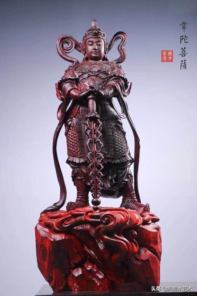 韦陀菩萨雕像手里的兵器方向不同,代表什么意思?