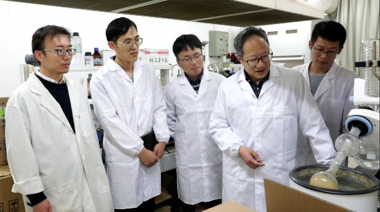 云南省科学技术杰出贡献奖得主杜官本的40年:把科研做在生产线上