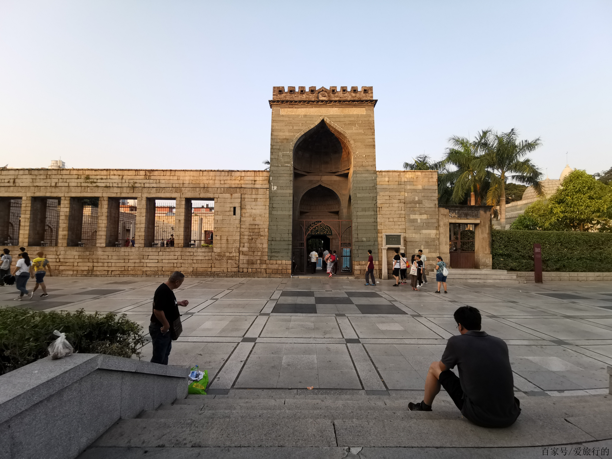 6,清淨寺,初名聖友寺,又稱艾蘇哈卜大清真寺,位於福建省泉州市區塗門