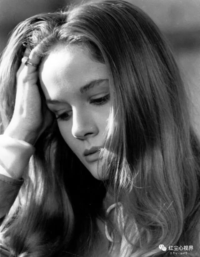 70年代法国女演员多米尼克·桑达的30张漂亮照片