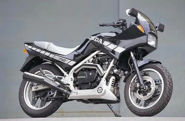 二轮考古学:雅马哈fz250系列编年史合集
