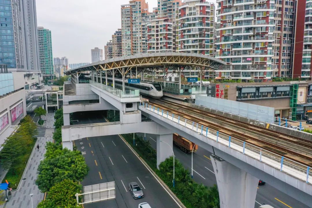 2月16日起,城轨前山站恢复城际列车停靠!