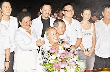 为赌王续命,被港圈奉为"神明"的白龙王,为何对张国荣见死不救