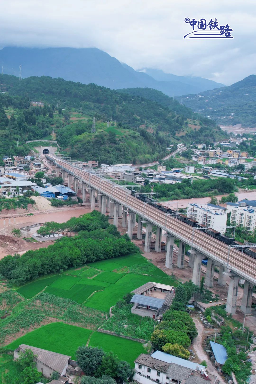 打造全新滇西火车旅游"黄金线",大瑞铁路大保段今日开通