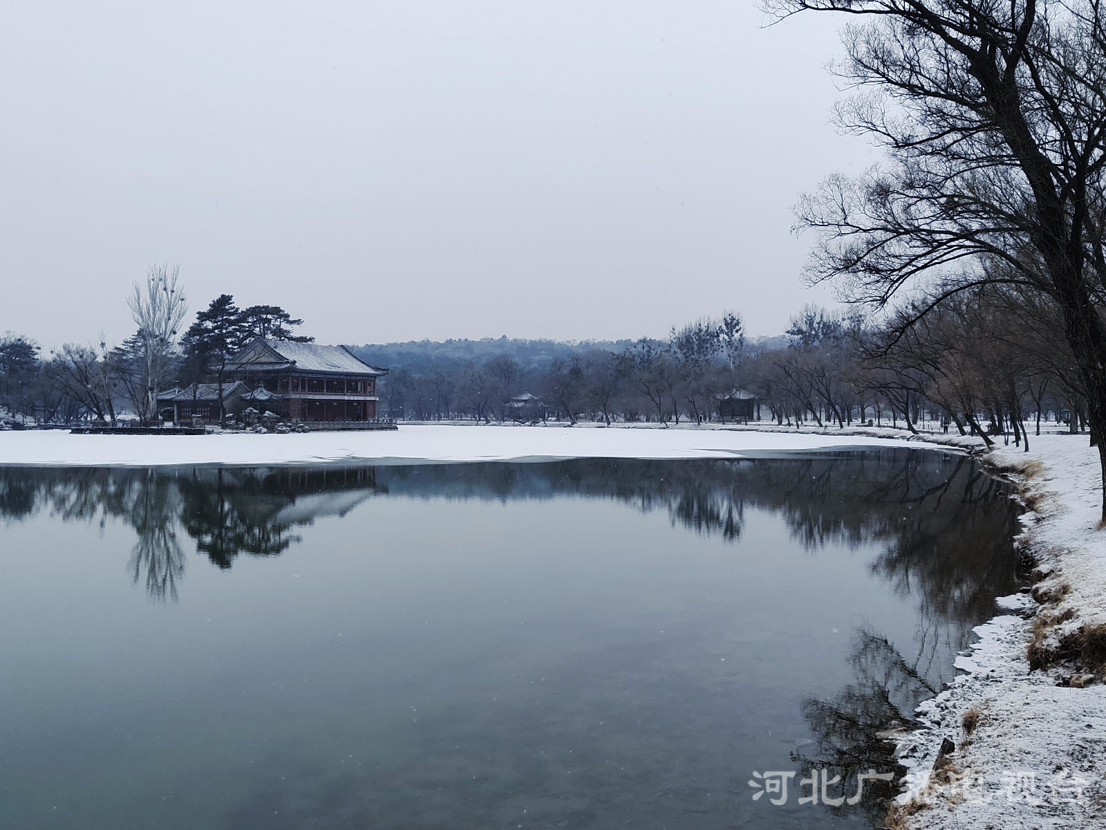 承德避暑山庄:雪景美如画