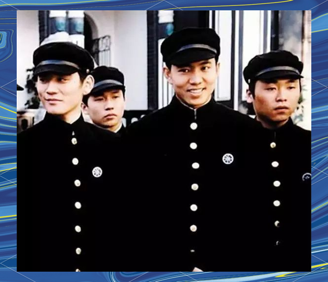 民国校服:知性高雅的青春回忆