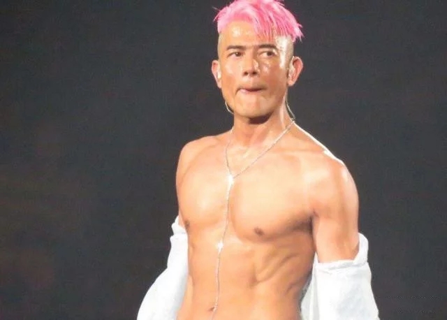 彭于晏:这是我的腹肌,郭富城:这是我的,王宝强:让让