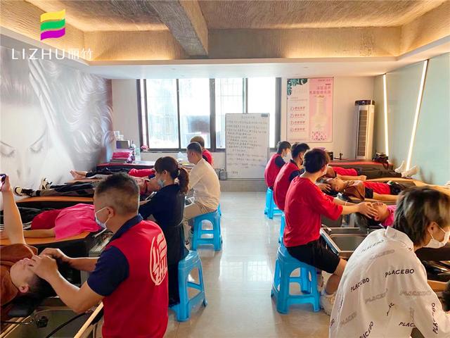 做头疗的好处,快来广西头疗养发培训班学习