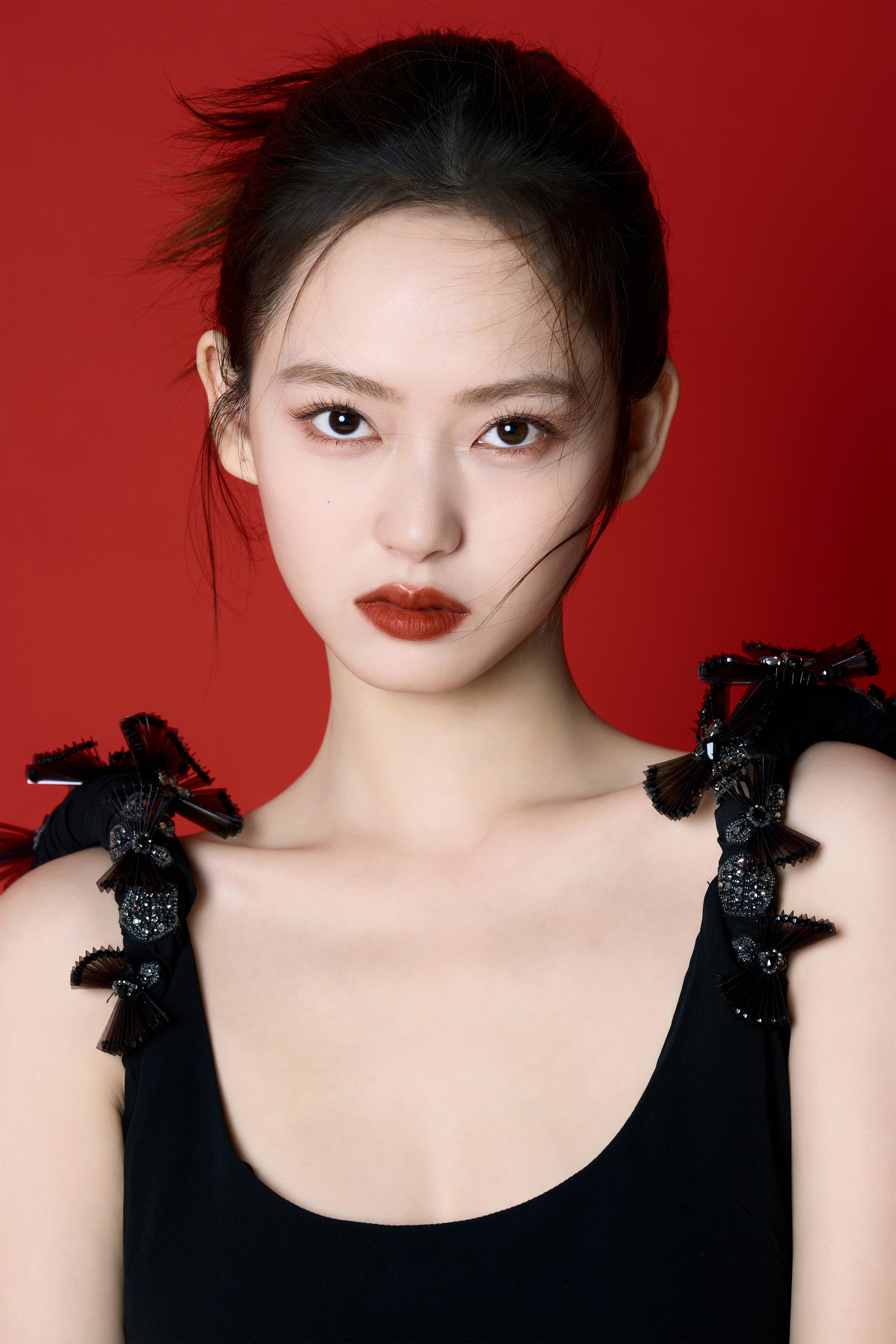 《他是谁》收官,陈雨锶凭"不怵"拿下聂小雨|演员新势力