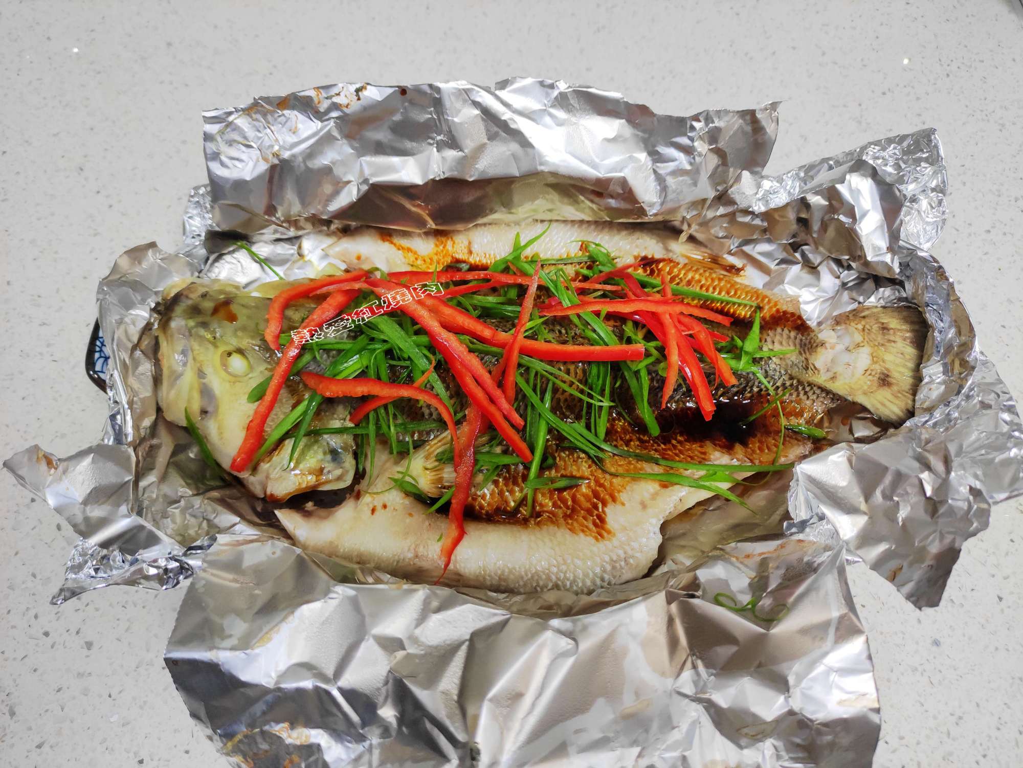 鲈鱼这么做味道鲜美口感嫩,无需厨艺特简单,拿张锡纸一包就能做