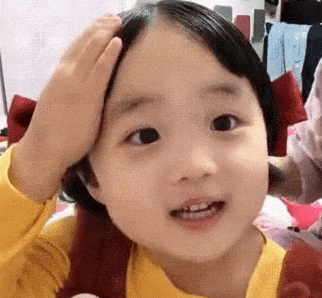 微信表情小女孩举手图片
