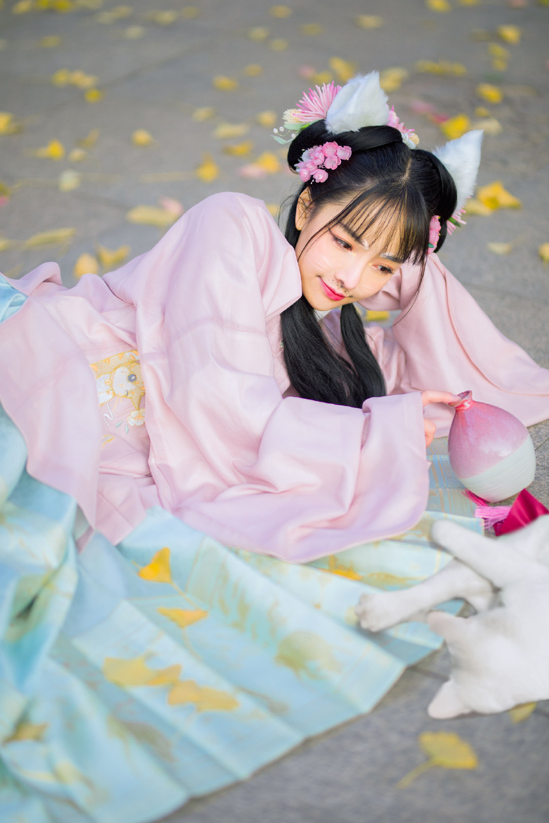 当汉服遇上"猫耳朵",无敌可爱!网友:我家的猫咪成精了!