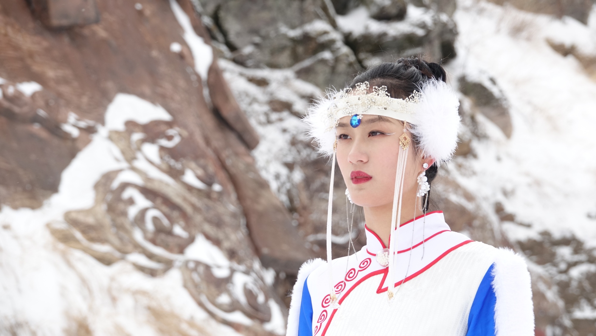 春雪中的鄂伦春服装大秀,你喜欢哪一个?