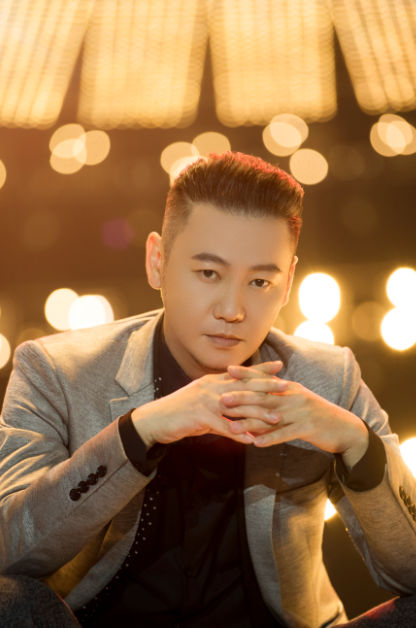 《披荆斩棘的哥哥》舞台总监陈琦沅:台前到幕后的滚烫人生丨人物