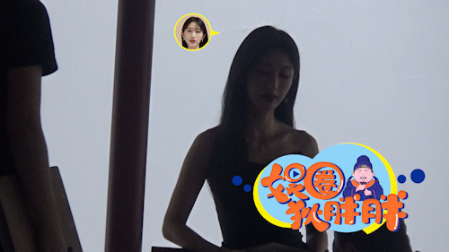 张俪综艺节目跳舞仿佛刚装上四肢 身穿一袭抹胸黑裙拍广告气质好