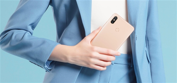 REDMI 7英寸巨屏旗舰开案:10000mAh大电池+2K屏 平板杀手来了