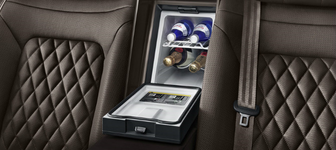 一般小轿车用多大的车载冰箱?