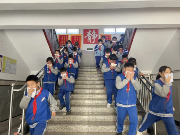 临汾市时代风华特色学校:增强消防意识 共建平安校园