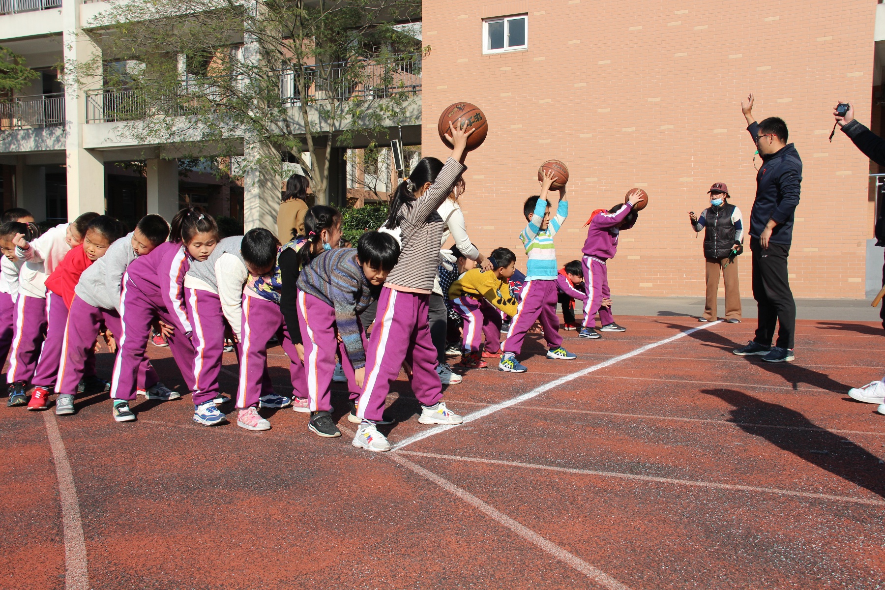 仪征市实验小学举办一至三年级趣味运动会