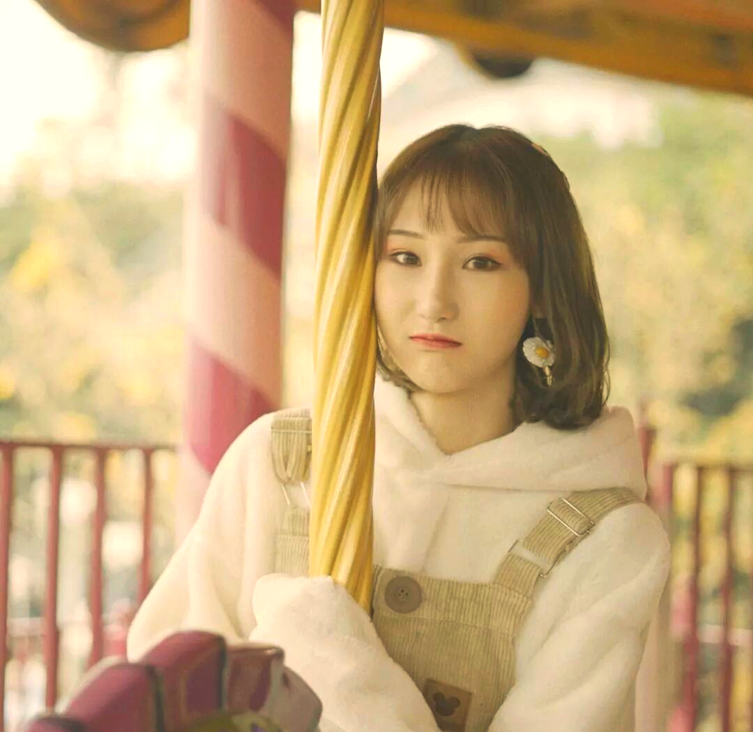 陈雪凝的青春故事与情感描绘