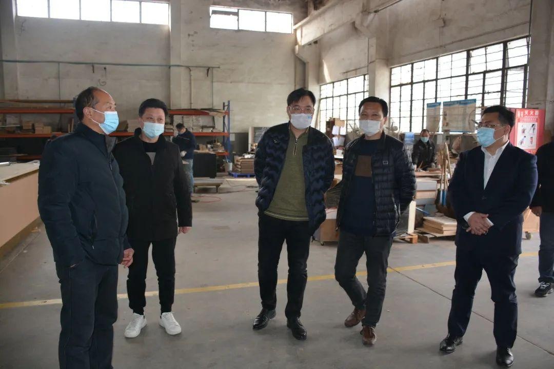 「练塘镇」迎春节,保平安,护稳定,镇党委书记王永根率队开展节前安全