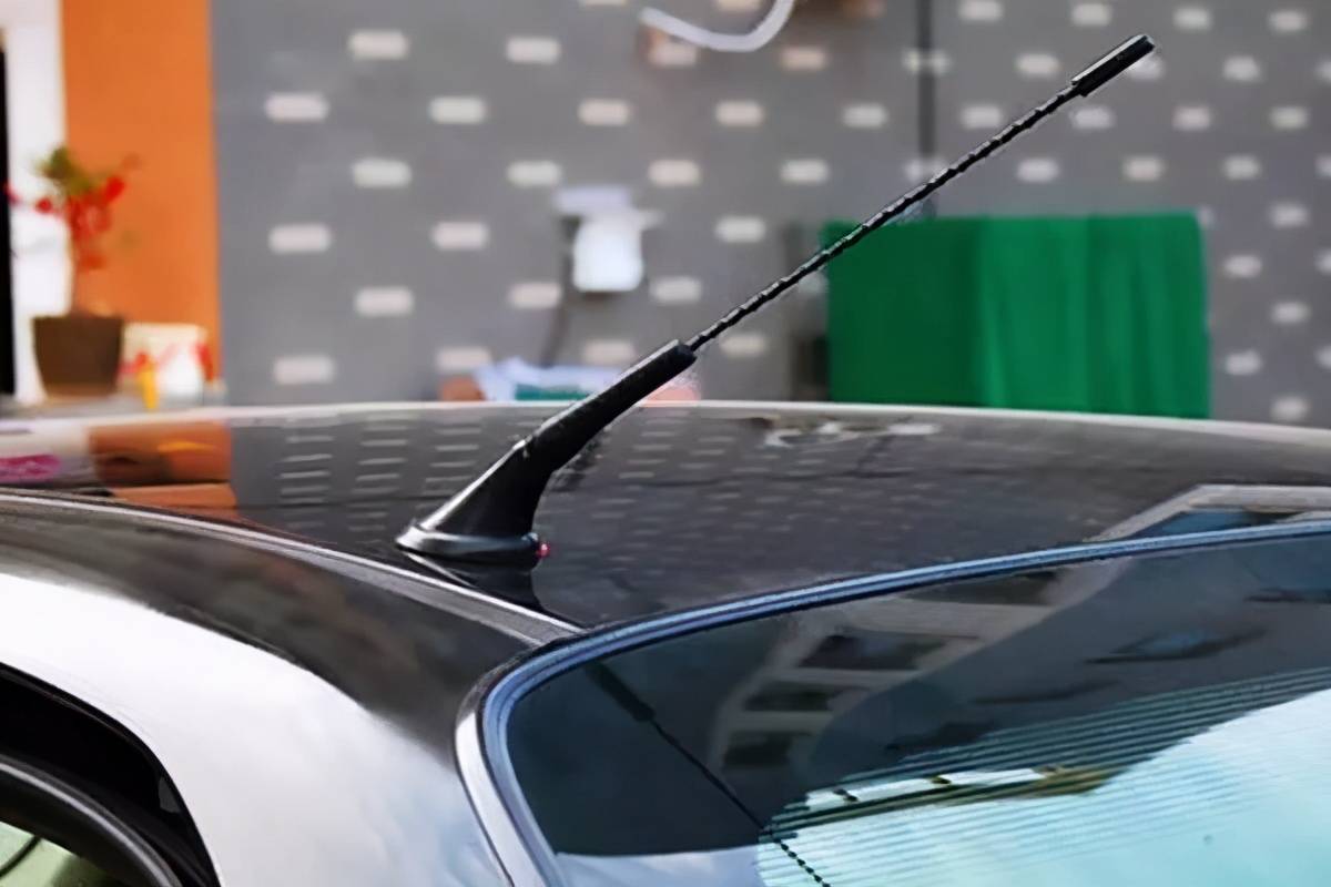 车载天线安装在哪个位置