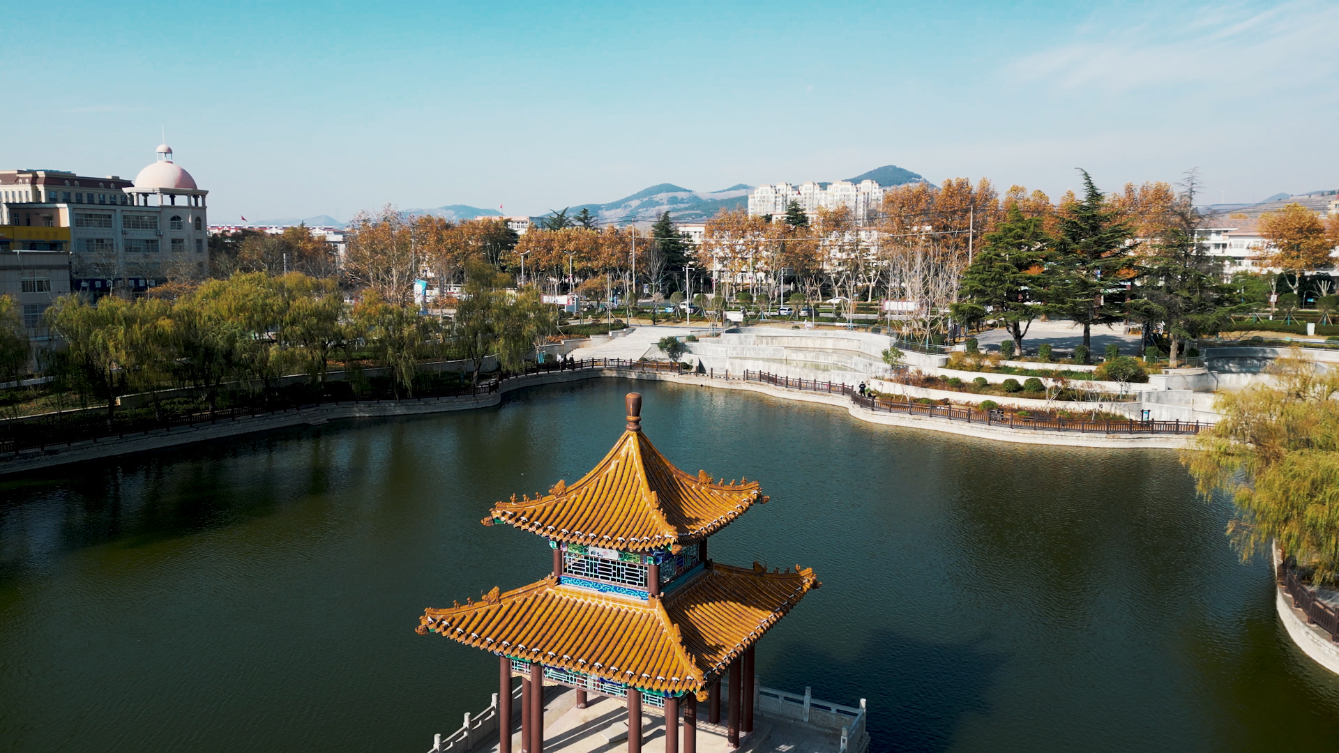 静谧宜人!冬日枣庄山亭太清湖水天一色风光旖旎