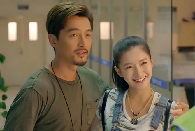 我不好奇胡歌的老婆黄曦宁亲密照会曝光,登记结婚时已怀孕五个月