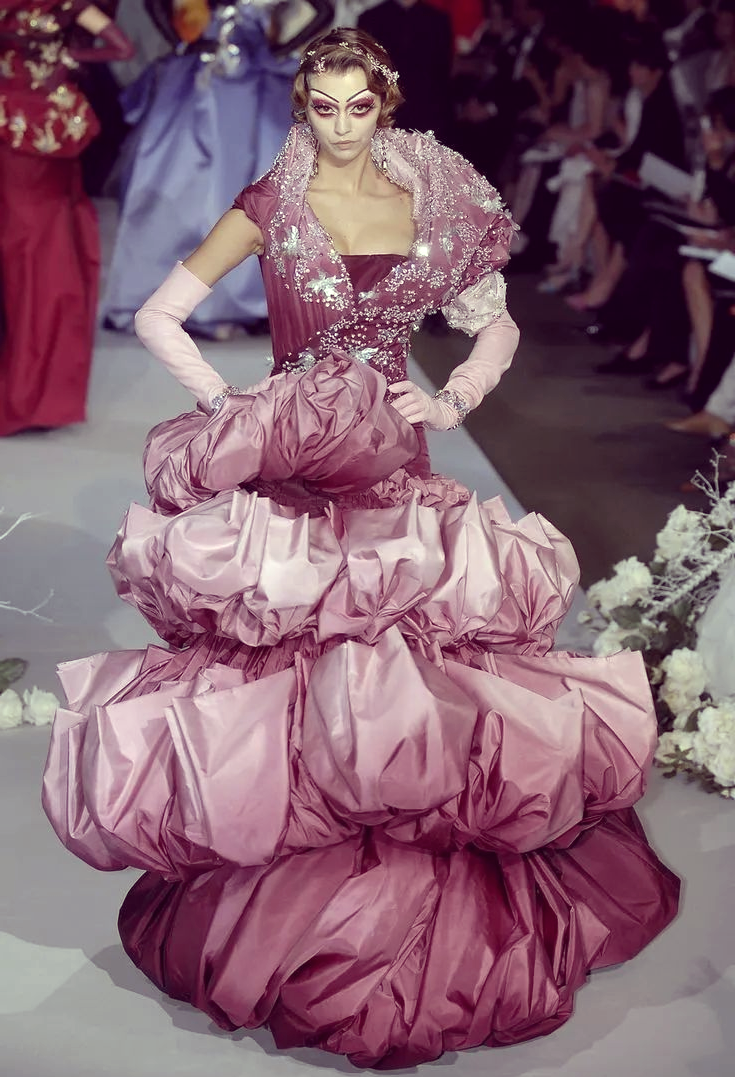 洛可可风格的前世今生:从艺术到现代时尚