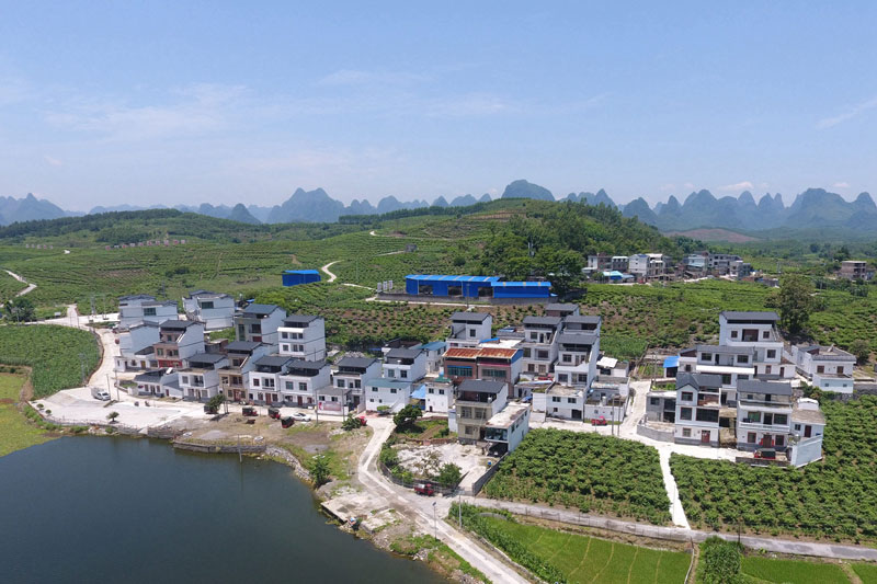 罗城县民族村:村美业兴民风淳