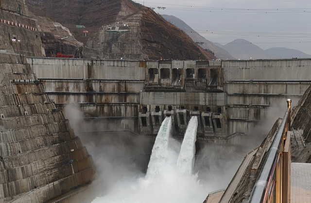 白鹤滩水电站坝高图片