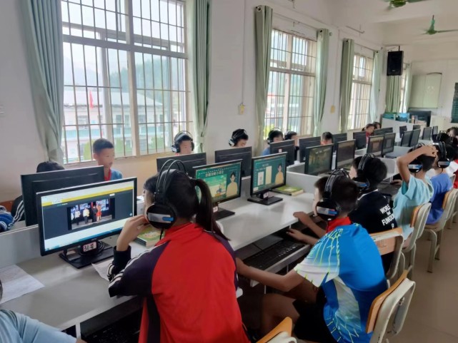 柳城县六塘镇开展小学生禁毒知识竞赛活动