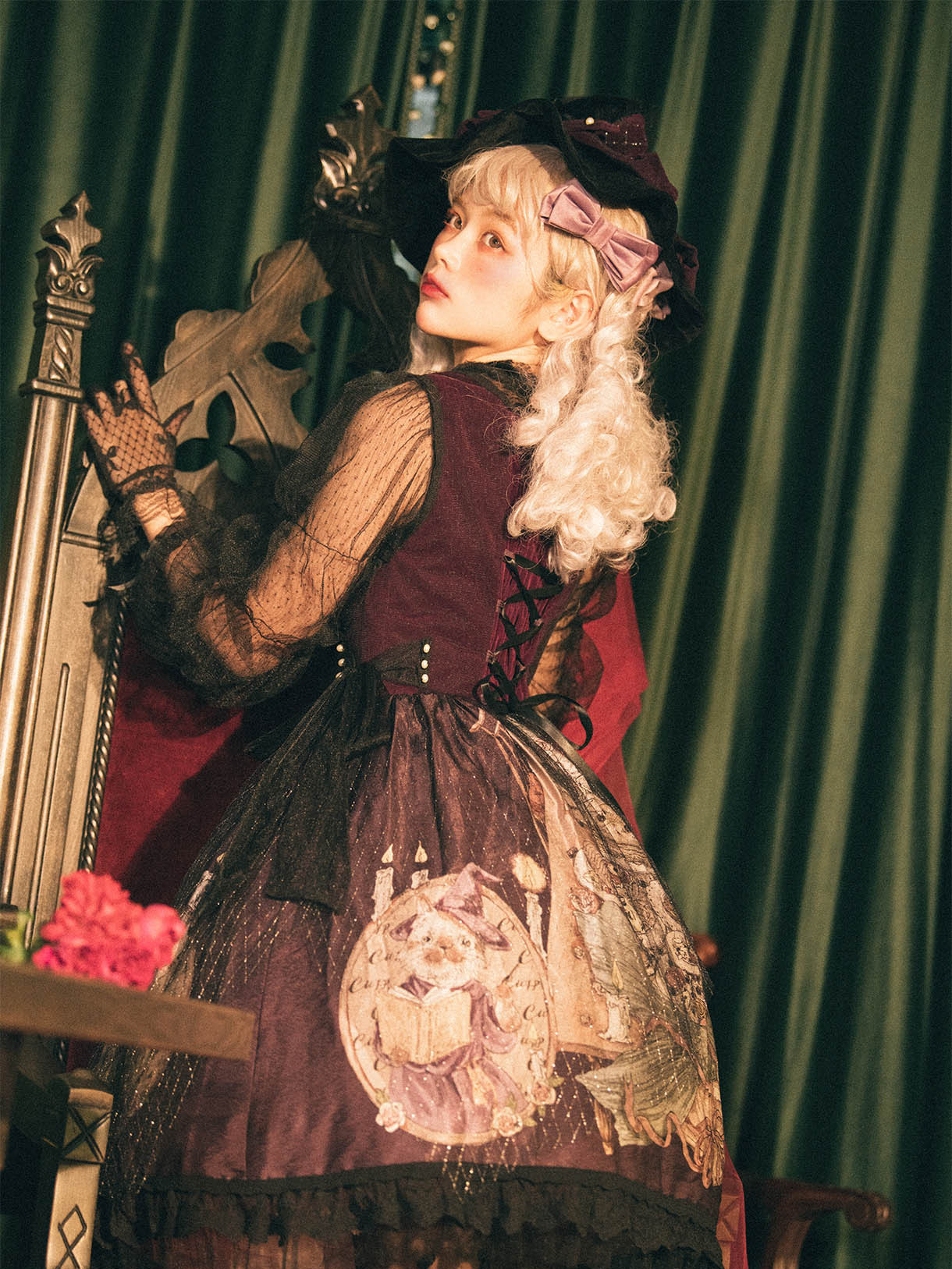 穿哥特风洛丽塔去幼儿园"教小孩",你还谈什么"穿衣自由"?