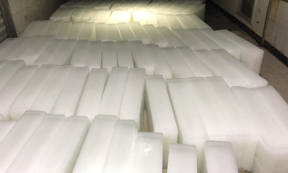 西安冰块公司-食用冰降温冰块-干冰配送制冰厂