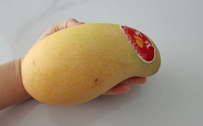 胡萝卜素是菠萝的45倍,热量比苹果还低,这种水果现在吃正好